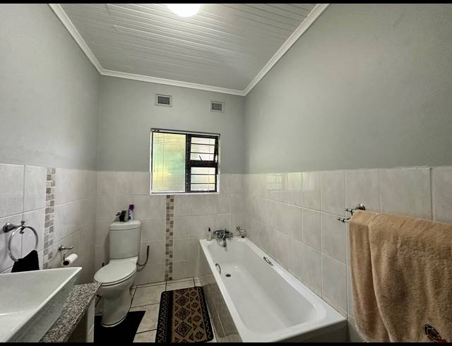 4 BEDROOM HOUSE FOR SALE IN MEER EN SEE